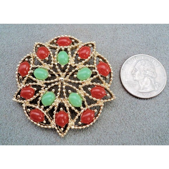 Vintage SARAH COVENTRY Moghul BROOCH Burnt Orange & Light Green Lucite 2" - Picture 5 of 5